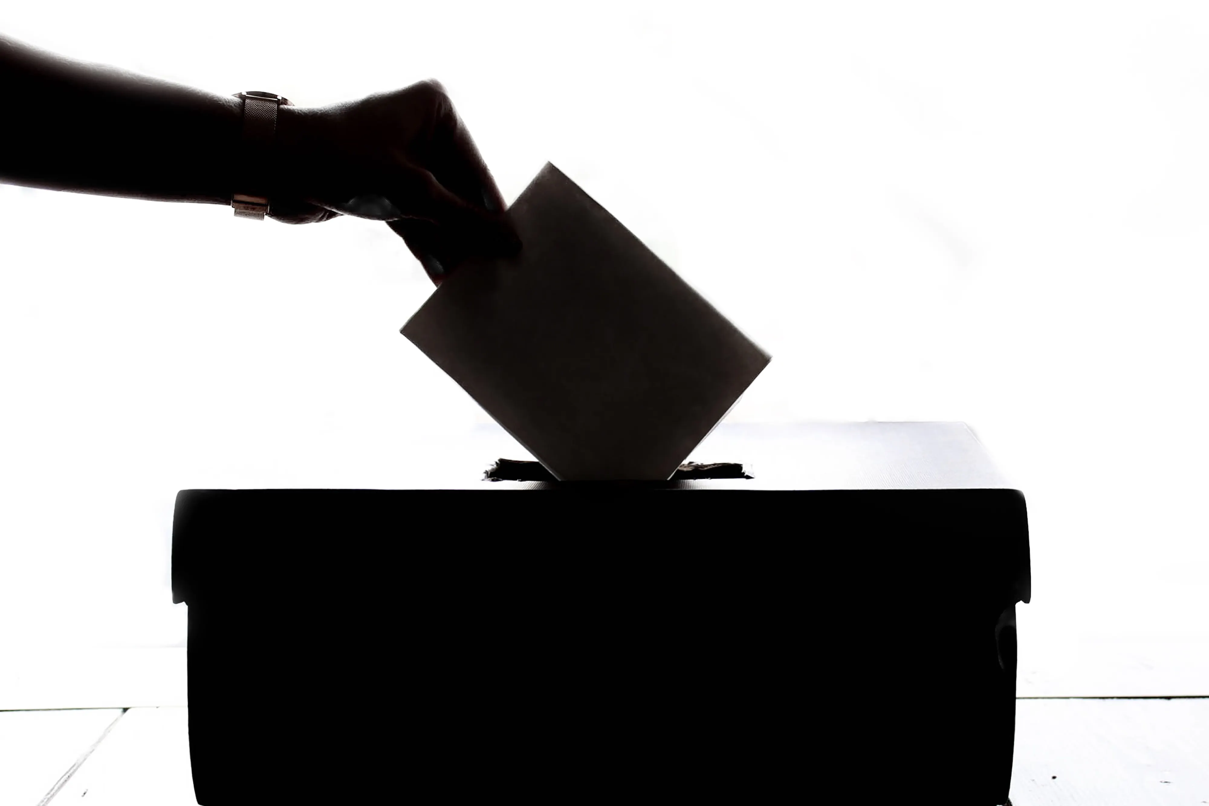 Prediction market odds versus traditional polls diverging on Brazil 2026 presidential election
